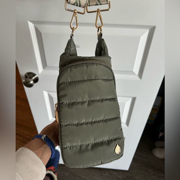 Wanderfull Quilted Sage Crossbody Convertible Hydrobag Waterbottle Purse NWT - Picture 13 of 16